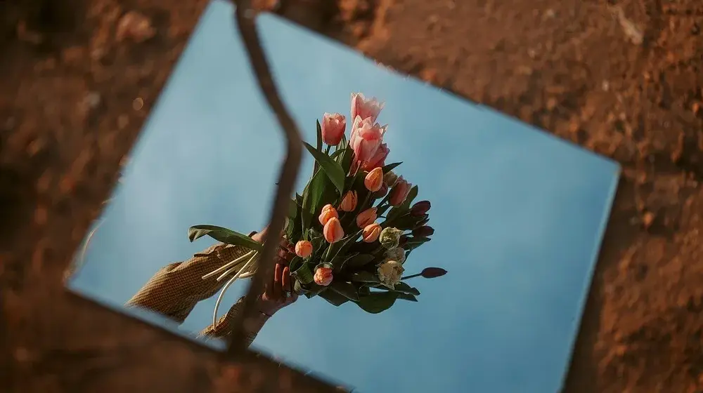 Lustro do małego przedpokoju – jak optycznie powiększyć przestrzeń?